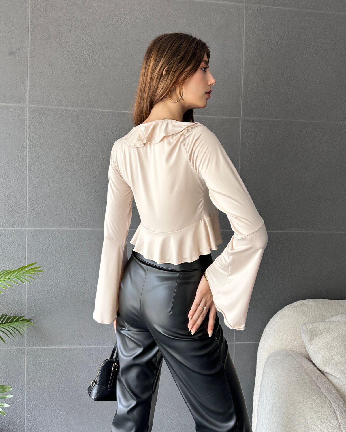 Fırfır Detaylı Önü Bağlamalı Crop Bluz