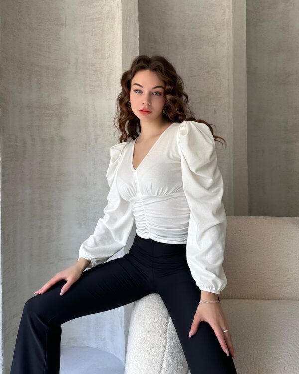 V Yaka Drape Detaylı Crep Bluz