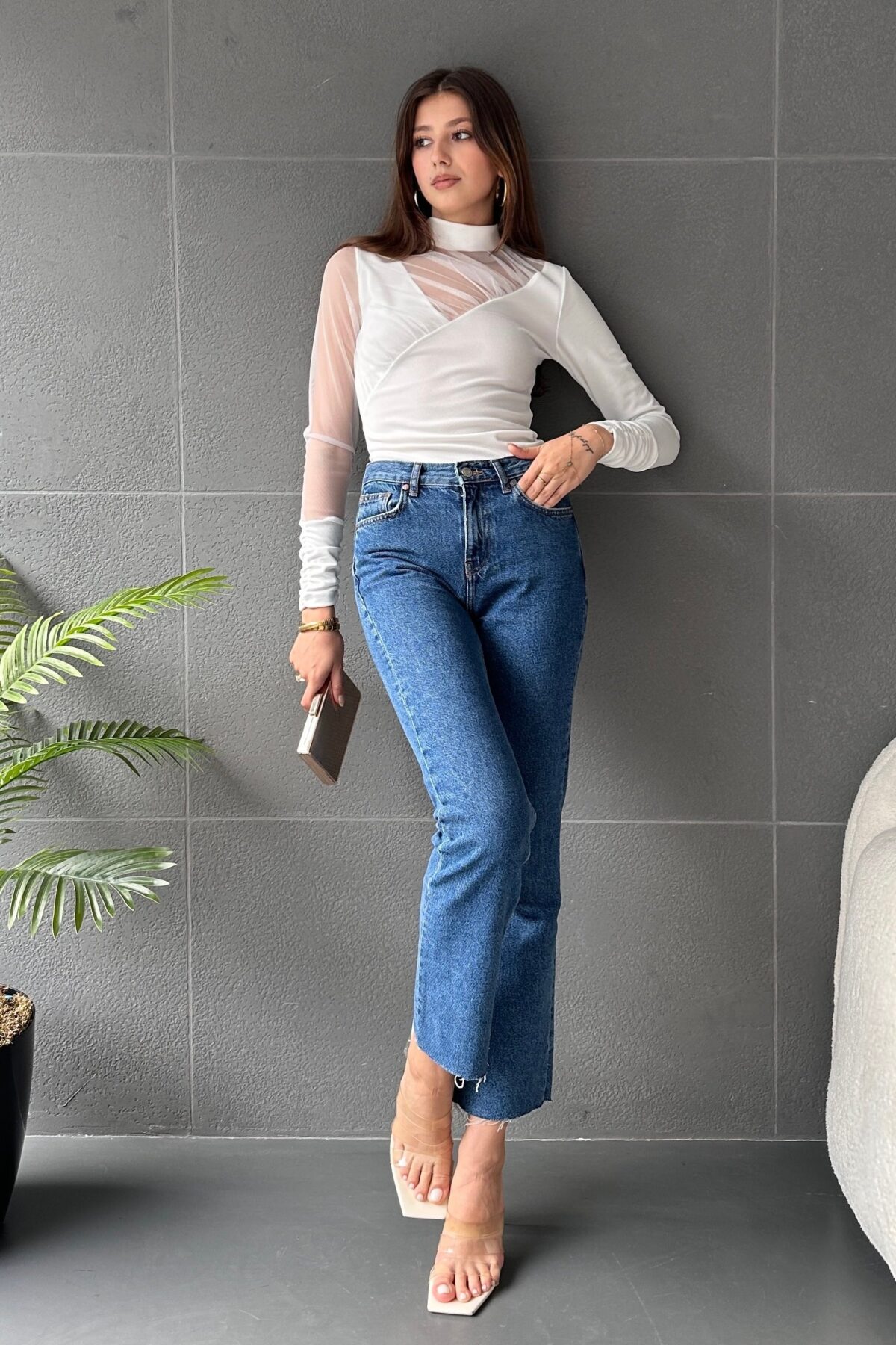 Yarım Balıkçı Tül Detaylı Bluz