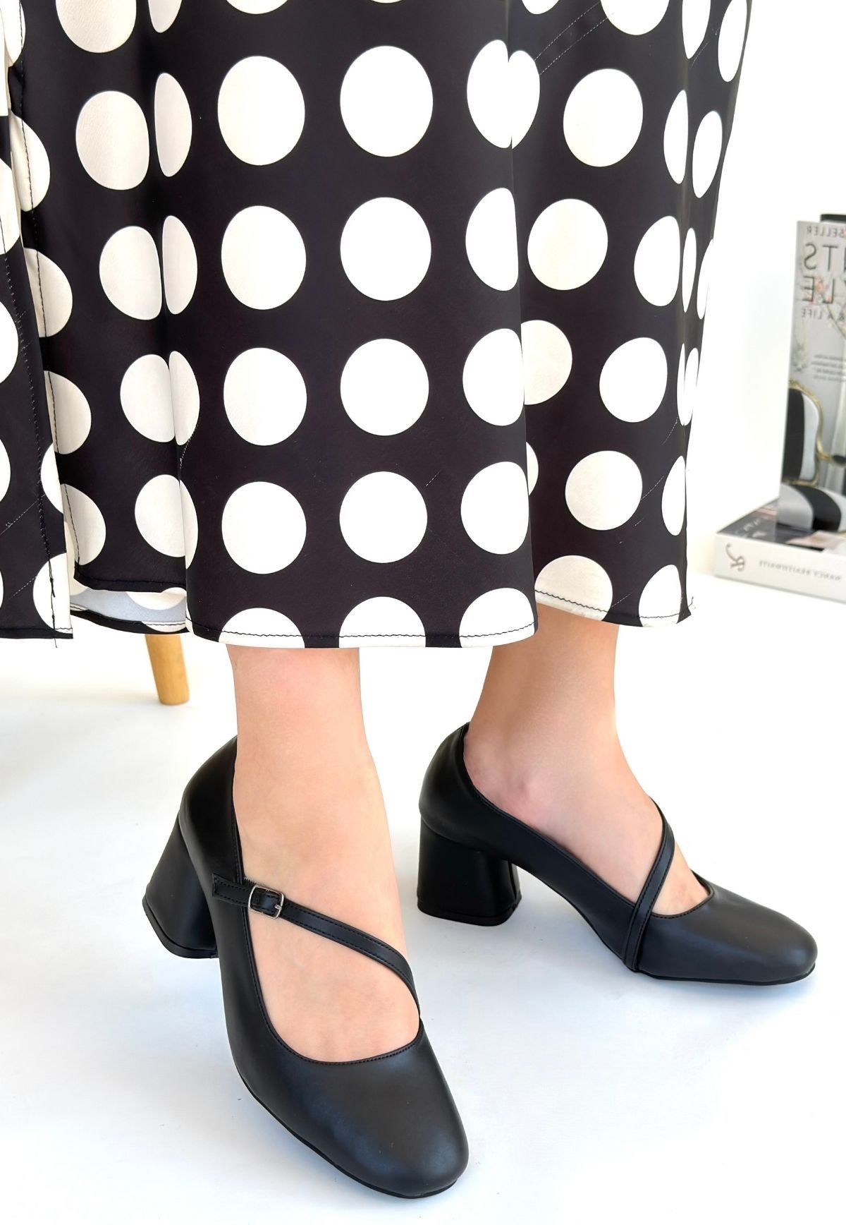 Kier Siyah Cilt Topuklu Ayakkabı Kier Siyah Cilt Topuklu Ayakkabı Siyah