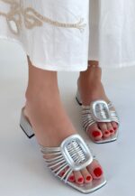 Anca Gümüş Rugan Topuklu Terlik Gümüş