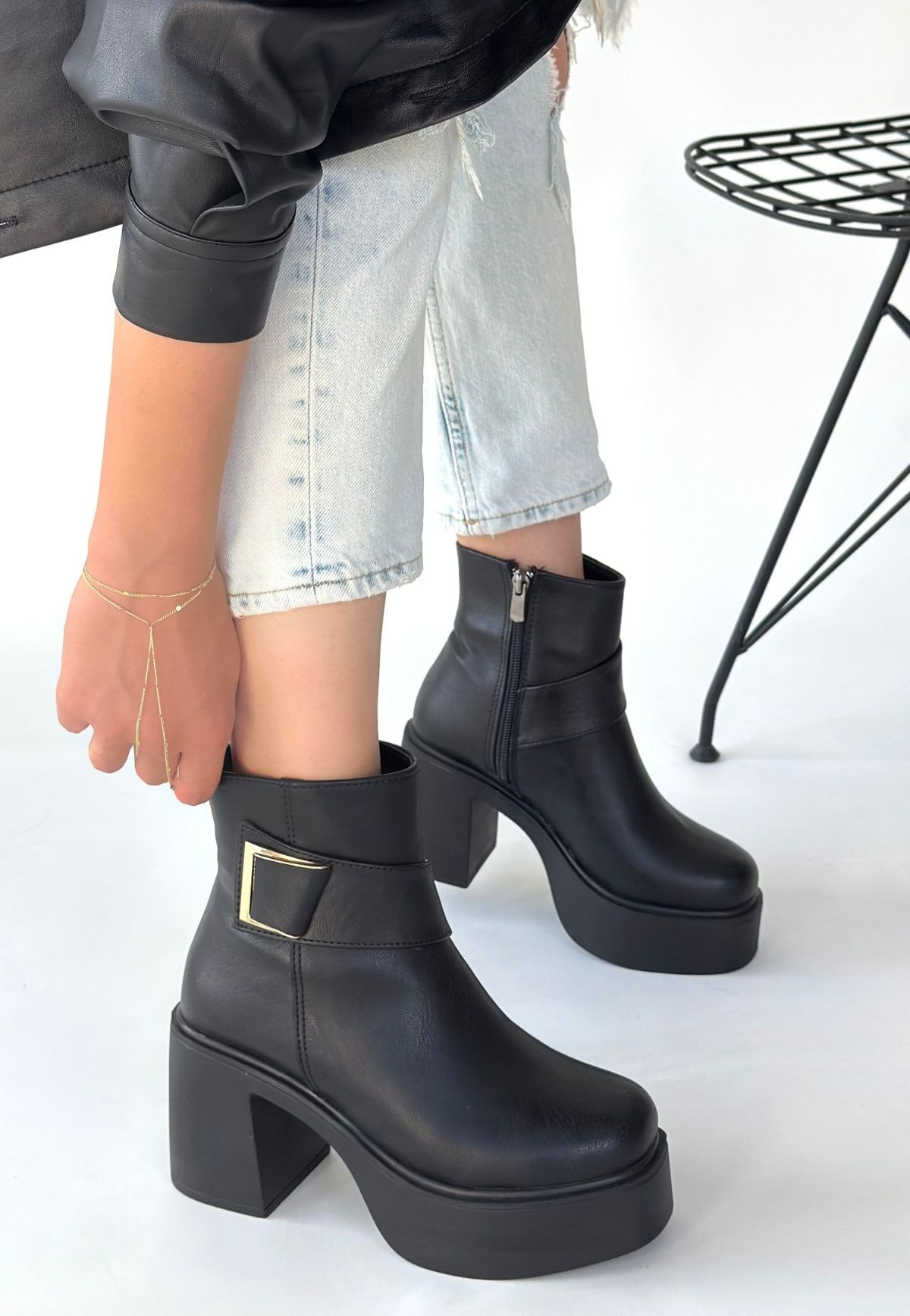 Lonji Siyah Cilt Topuklu Bot Lonji Siyah Cilt Topuklu Bot Siyah